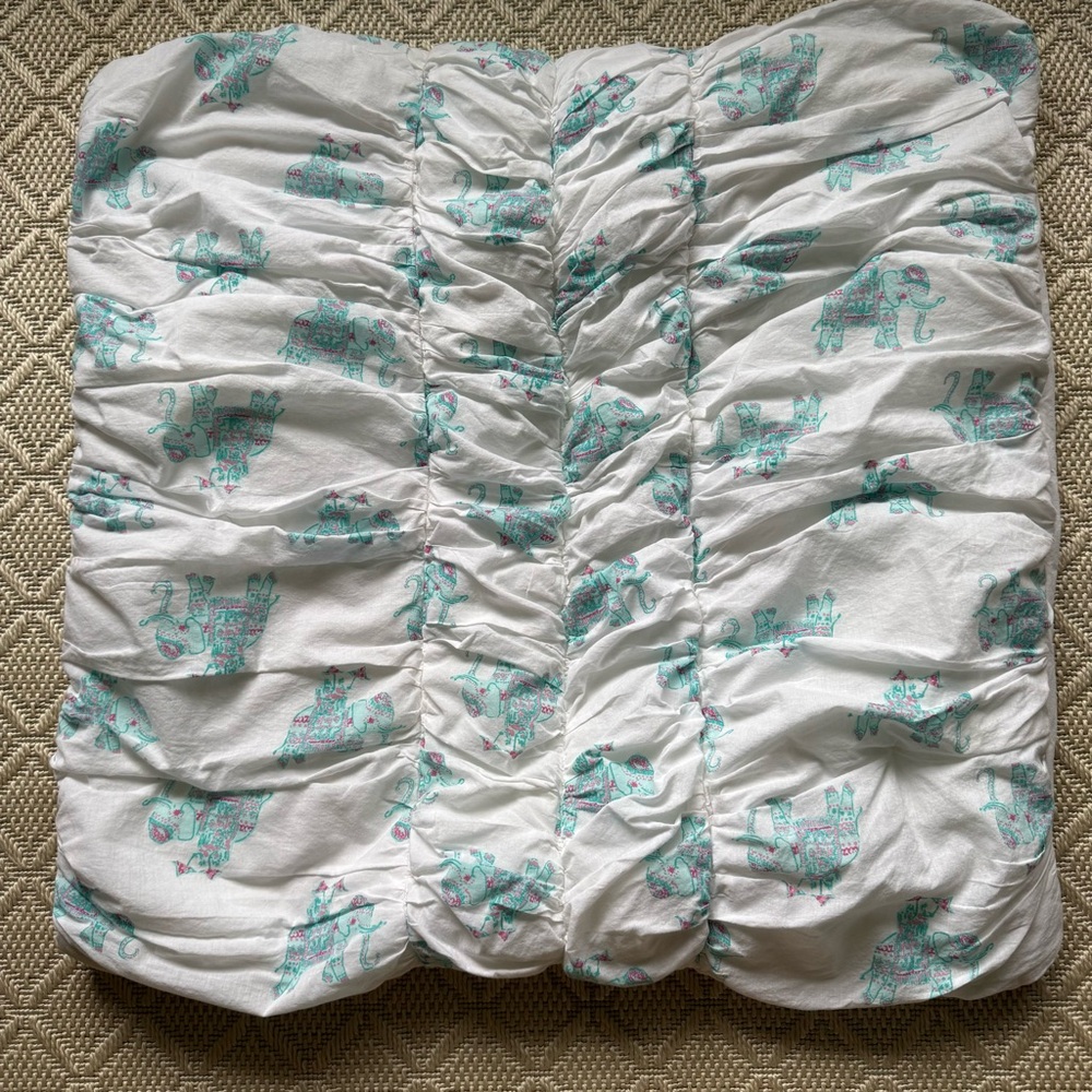 Pottery barn Lilly Pulitzer Elephant Bazaar Quilt - Picture 9 of 10